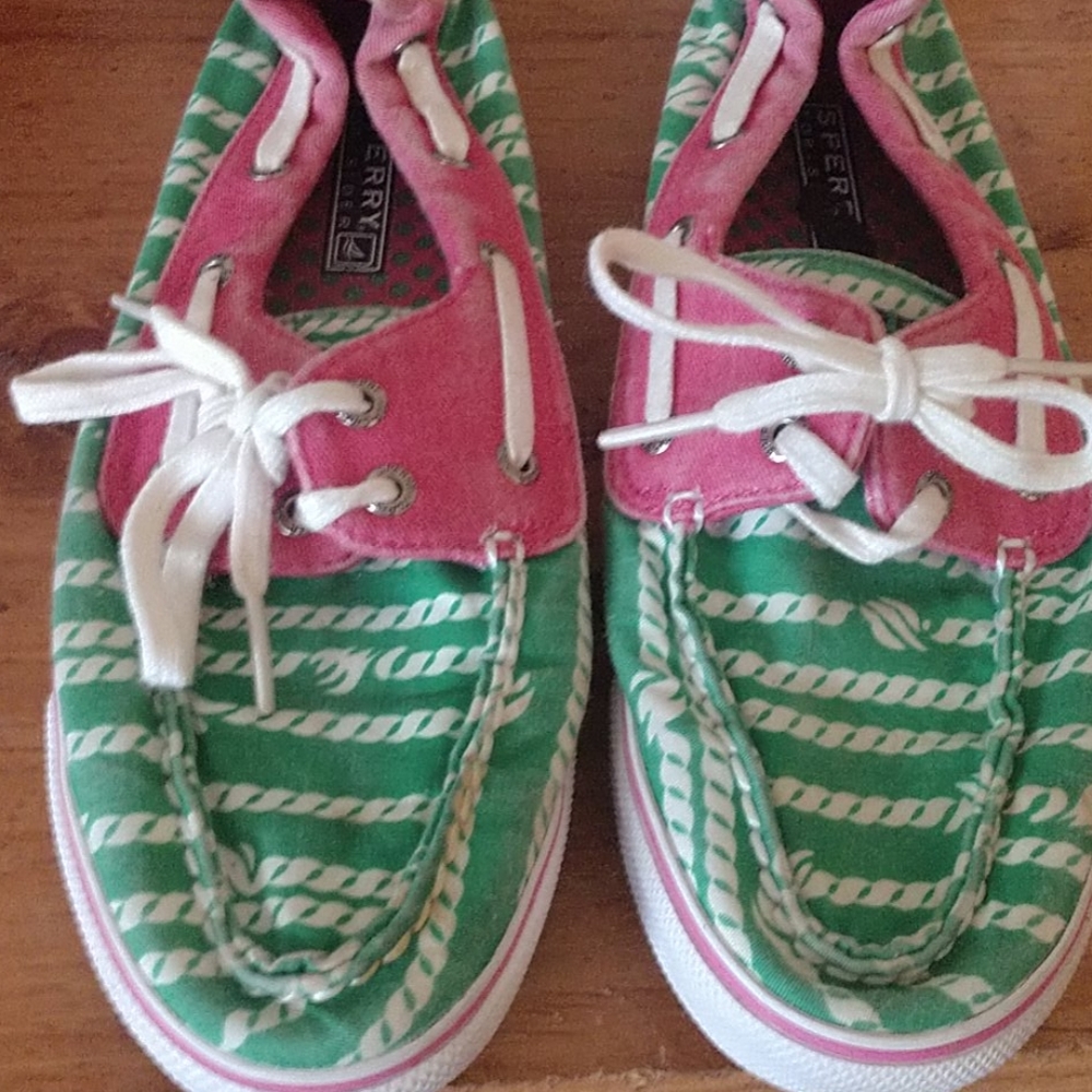 Woman's Sperry's shoes